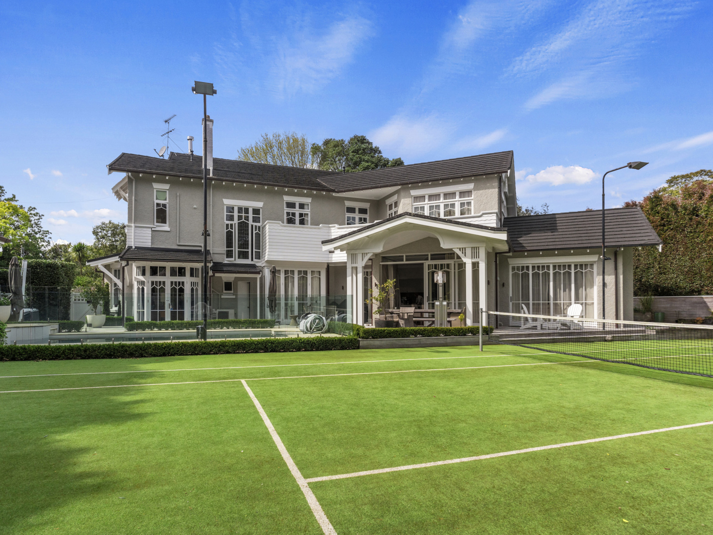 NZCB VOL9 06 171 Gillies Avenue Peter Grant 664 1600 11