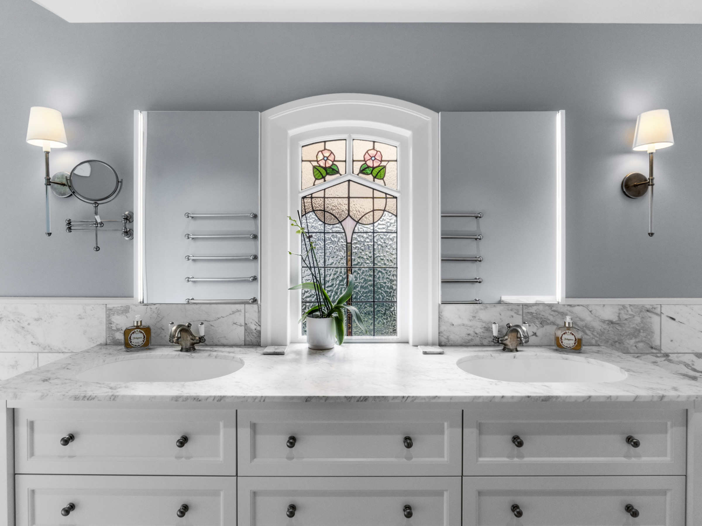 NZCB VOL9 06 171 Gillies Avenue Peter Grant 664 1600 8